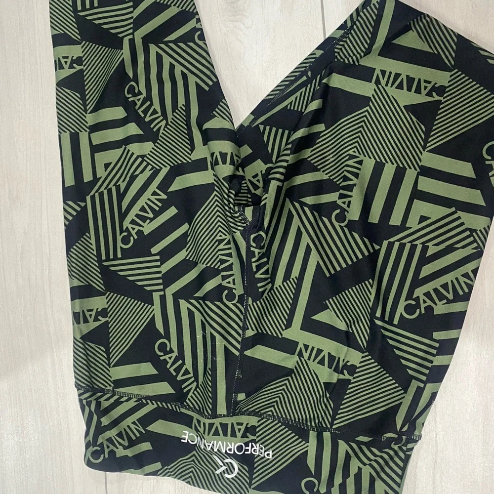Calvin Klein women Black and Green Graphic Leggings - Picture 4 of 4